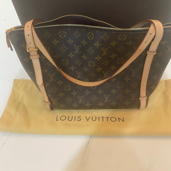 Like new Louis Vuitton Tuileries tote - Picture 2 of 10